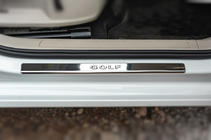 Volkswagen Golf 7/E-Golf 2012–2020 OmsaLine V2 ovikynnyssuojat (4 kpl, ruostumaton teräs) kuva 2
