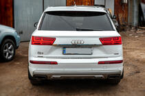 Audi Q7 2015–2026 Kromilista rekisterikilven yläpuolelle (ruostumaton teräs) kuva 4