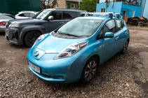 Nissan Leaf 2010–2017 Kattoteline sileälle katolle (kromi, pari) kuva 8