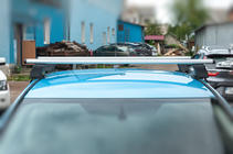 Nissan Leaf 2010–2017 Kattoteline sileälle katolle (kromi, pari) kuva 5