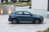 Fiat Tipo Cross 2021– RedLine sivuastinlaudat (2 kpl, alumiini) kuva 1