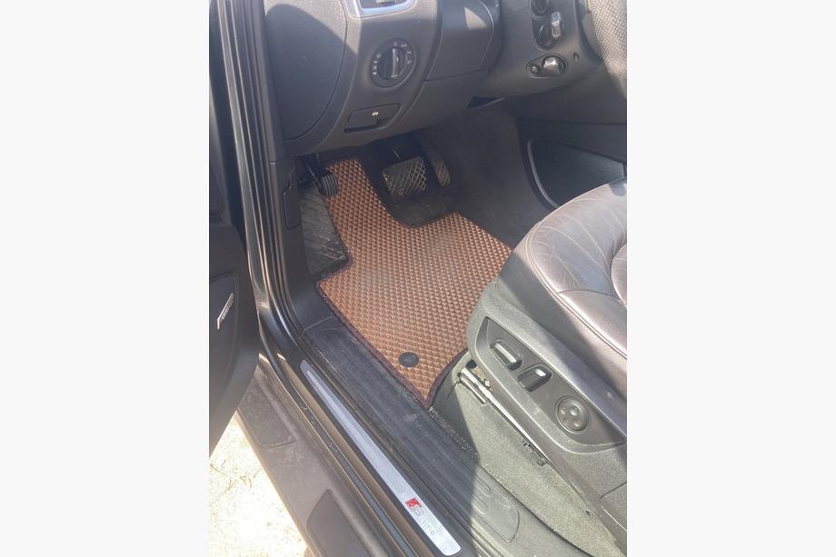 Audi Q7 2005–2015 EVA-auton matot (tiilikuvio) 3 riviä (6 mattoa) Image