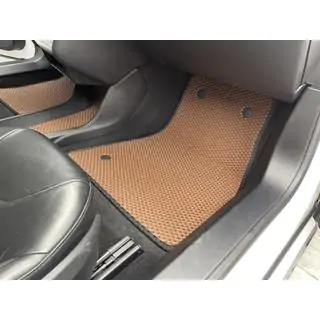 EVA-autolattiamatot (2012-2021, tiilenpunaiset) Tesla Model S 2012– kuva 4