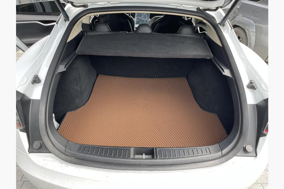 Tesla Model S 2012– Takakontin EVA-tavaratilan matto (2012-2021, tiilenpunainen) Kuva 2