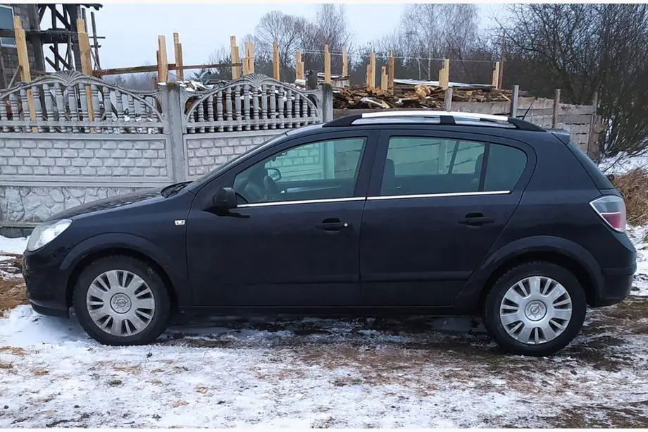 Opel Astra H 2004–2013 Alumiiniset kattokaiteet (HB, kromi) Kuva 4