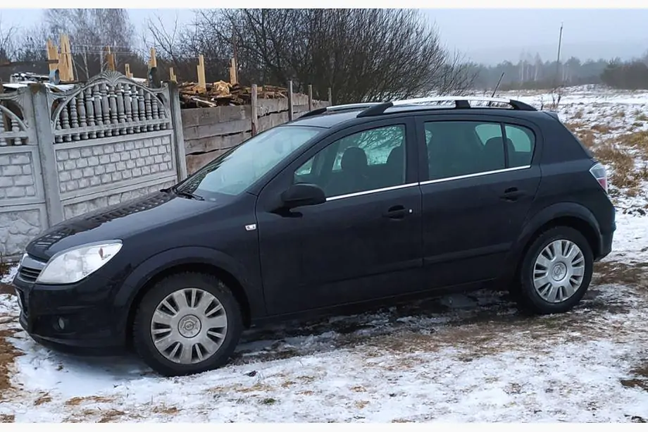 Opel Astra H 2004–2013 Alumiiniset kattokaiteet (HB, kromi) Kuva 2