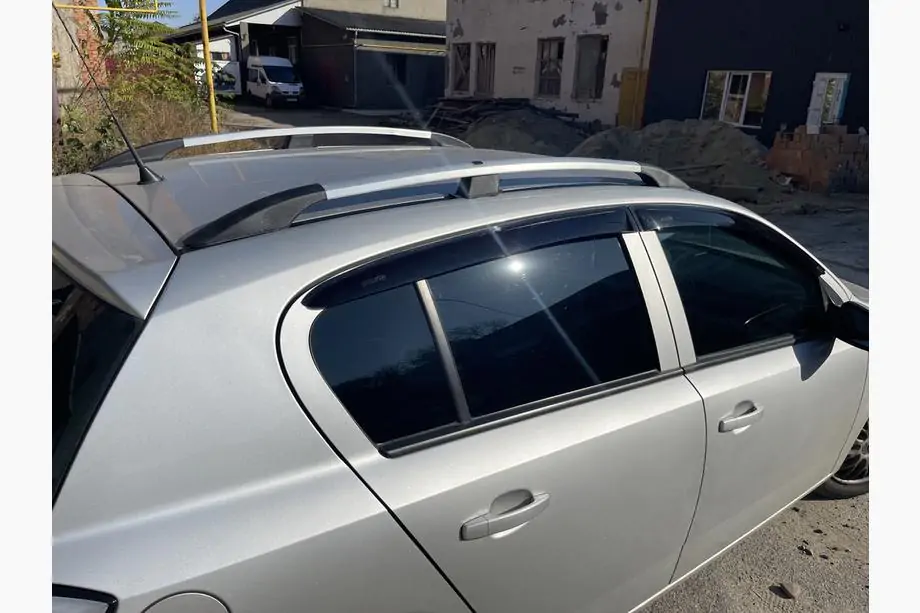 Opel Astra H 2004–2013 Alumiiniset kattokaiteet (HB, kromi) Kuva 9