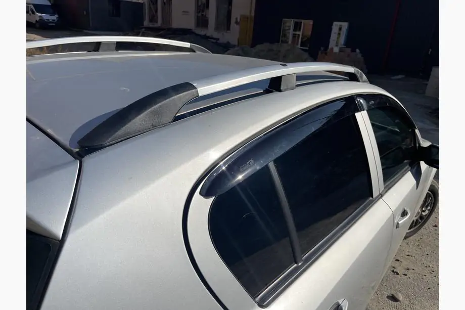 Opel Astra H 2004–2013 Alumiiniset kattokaiteet (HB, kromi) Kuva 10