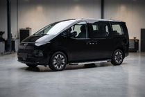 Hyundai Staria 2021– RedLine V1 sivuportaat (2 kpl, alumiini) kuva 1