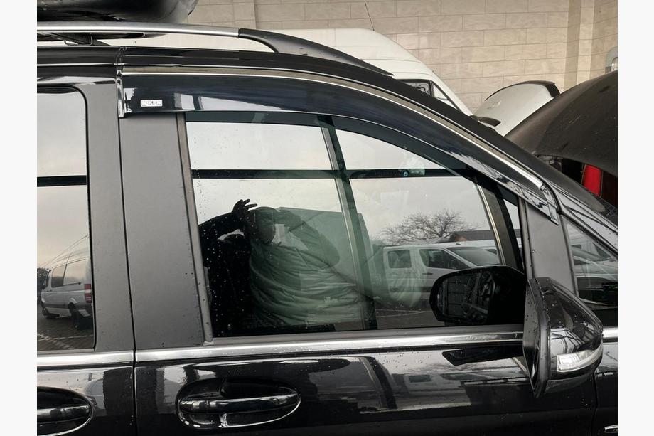 Mercedes Vito/V-class W447 2014– Ikkunatuuliohjaimet kromilistalla (2 kpl, Niken) Image