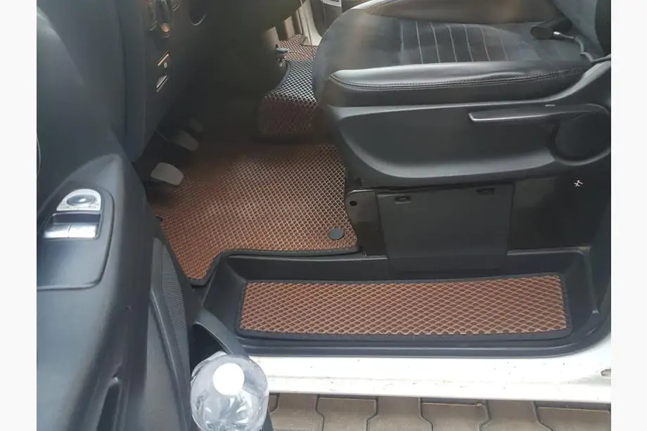 Mercedes Vito/V-class W447 2014– Kynnysmatot (3 kpl, EVA, tiilenpunaiset) Image
