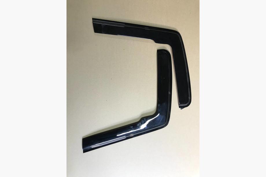 Mercedes Sprinter W906 2006–2018 POISTO! Teippikiinnitteiset sivulasin tuuliohjaimet (2 kpl, HIC) Image