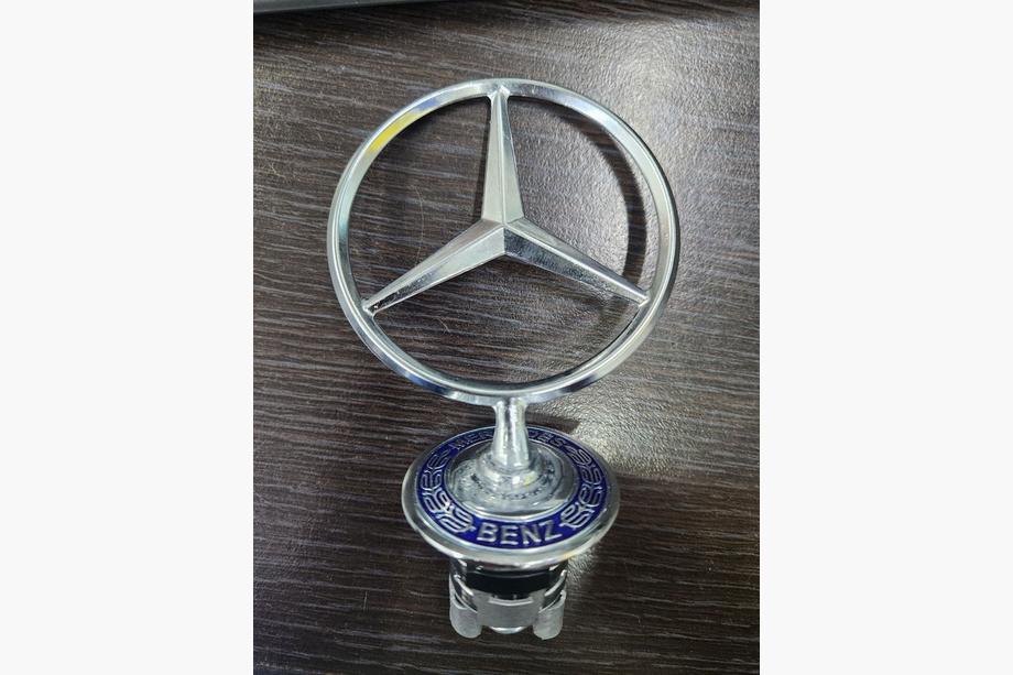Mercedes E-sarja W210 1995–2002 ALE! Ristikkoembleemi (tekstillä) Image