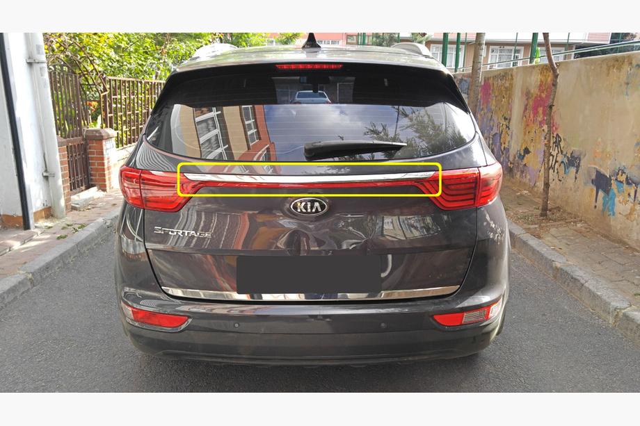Kia Sportage 2015–2021 Kromilista rekisterikilven yläpuolelle (2019-2021, ruostumaton teräs) Image