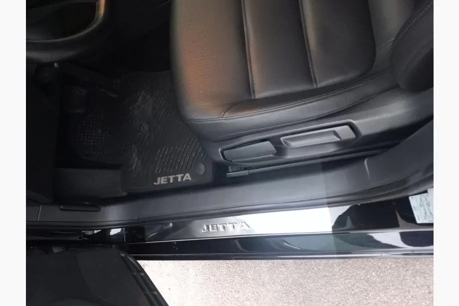 Volkswagen Jetta 2011–2018 Carmos V2 kynnyslistat (4 kpl, ruostumaton teräs) Image