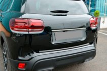 Citroen C5 Aircross 2017–2025 Kromilista rekisterikilven yläpuolelle (ruostumaton teräs) kuva 2