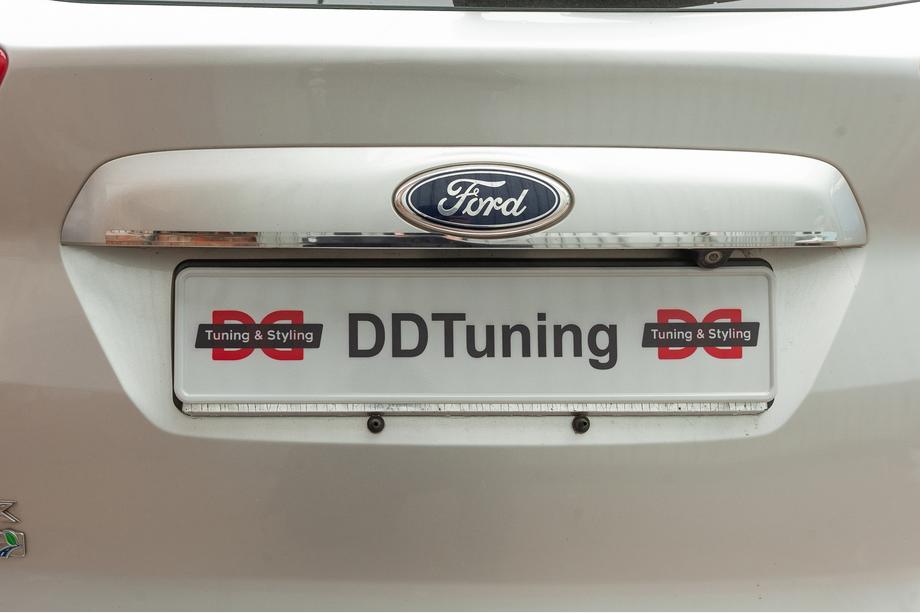 Ford C-Max/Grand C-Max 2010–2019 Carmos rekisterikilven ylälista (ruostumaton teräs) Image