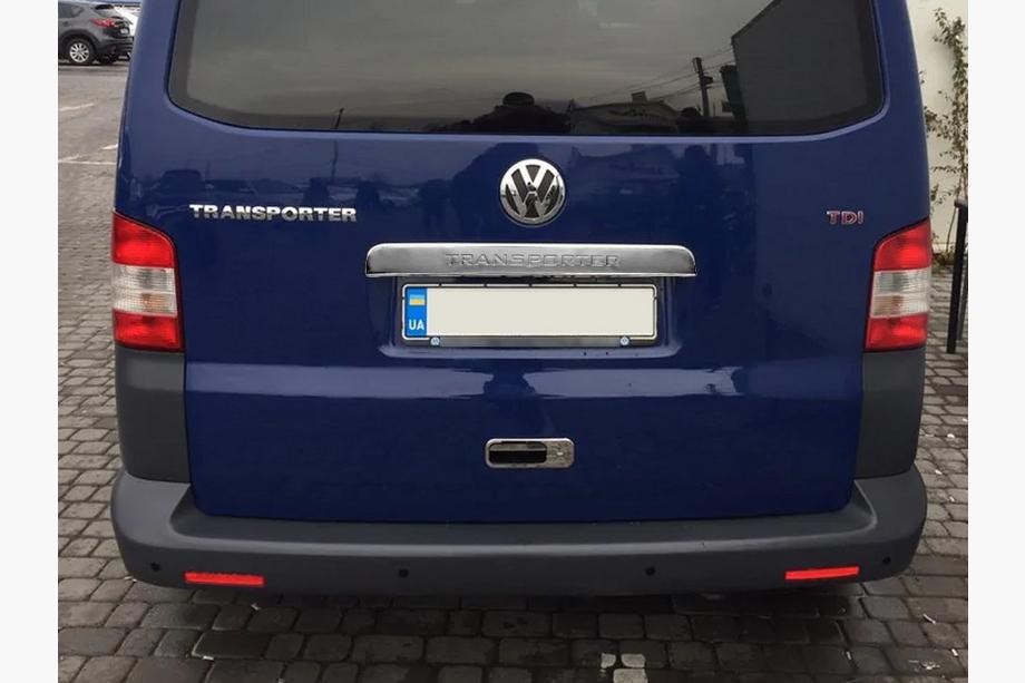 Volkswagen T5 Transporter 2003–2010 Rekisterikilven ylälista takaluukkuun (tekstillä, ruostumaton teräs) Carmos - turkkilainen teräs Image