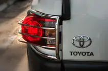 Toyota FJ Cruiser 2006–2022 Takavalojen suojat, ruostumaton teräs (2 kpl) kuva 3