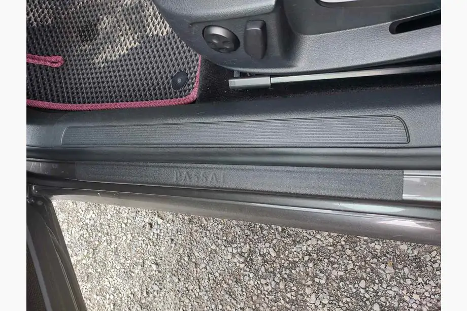 Volkswagen Passat B6 2006–2012 DDU kynnyslistat (4 kpl, muovi) Image