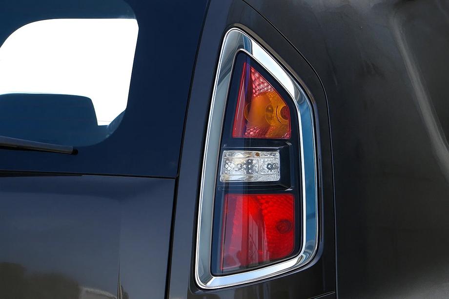Kia Soul I 2008–2013 Takavalojen koristelistat (2 kpl, ruostumaton teräs) Image